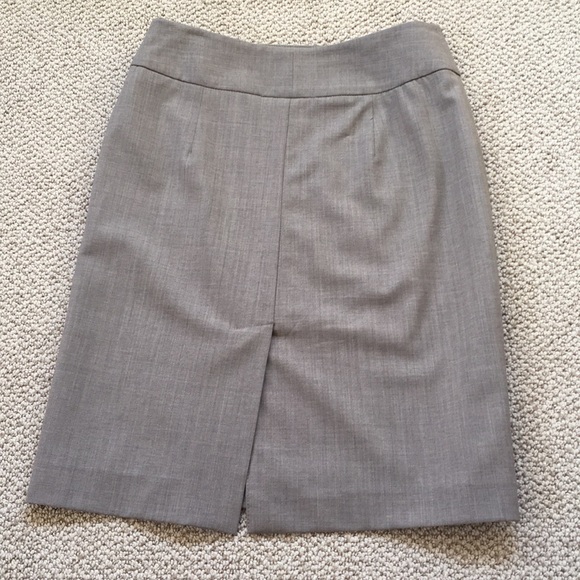 Classic Banana Republic suit jacket & skirt - Picture 6 of 7